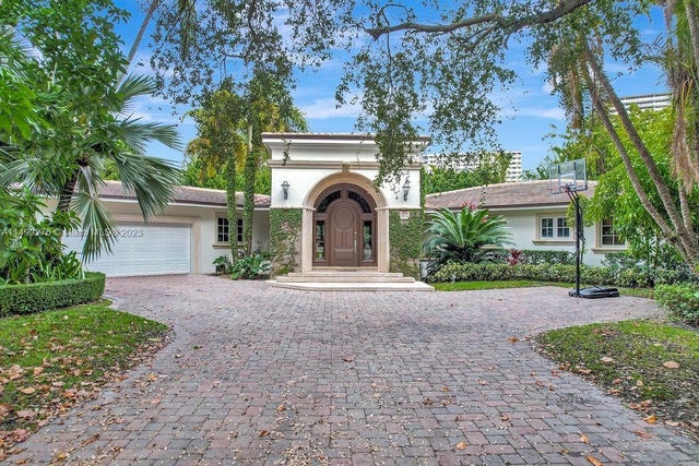 1 of 22 - 61 Camden Ct, Bal Harbour, FL