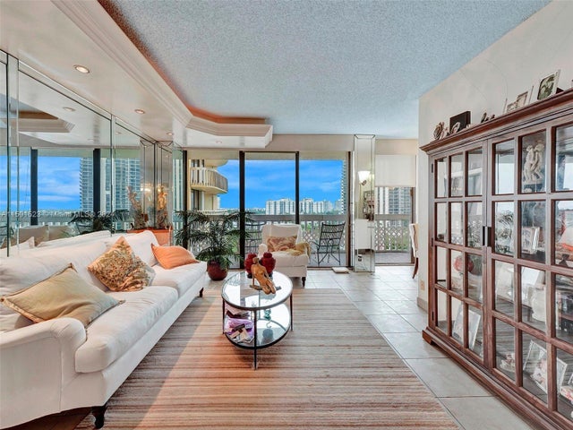 3 of 22 - 19355 Turnberry Way 8l, Aventura, FL
