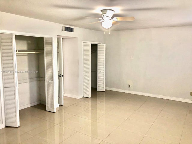 5 of 14 - 9633 Sw 20th Ter 9633, Miami, FL