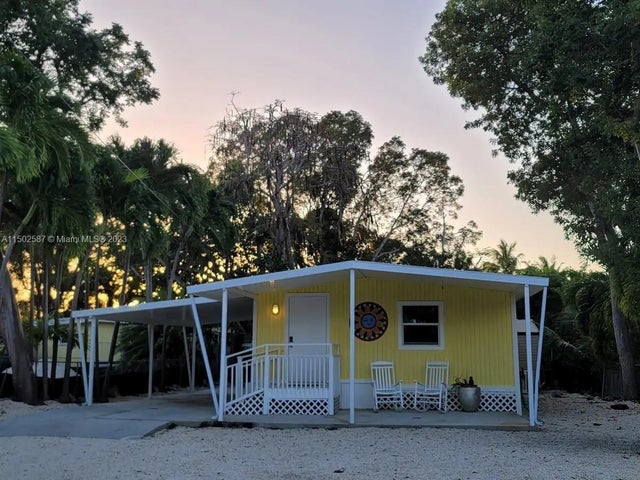 1 of 17 - 235 Cuba Rd, Tavernier, FL