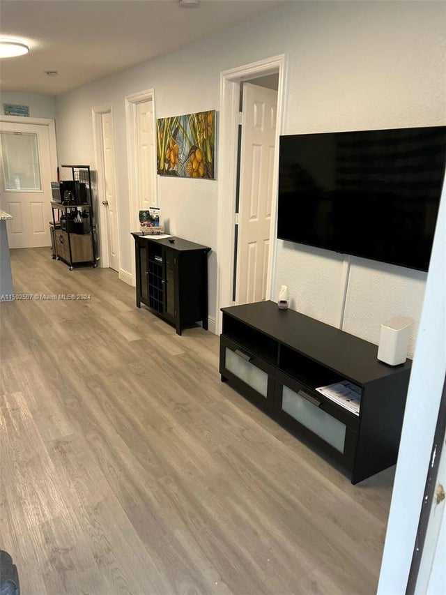 3 of 17 - 235 Cuba Rd, Tavernier, FL