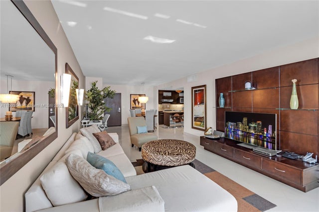 2 of 30 - 2301 Collins Ave 1006, Miami Beach, FL