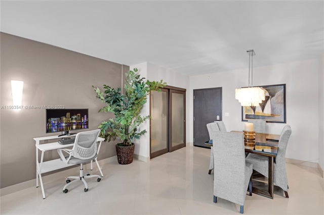 4 of 30 - 2301 Collins Ave 1006, Miami Beach, FL