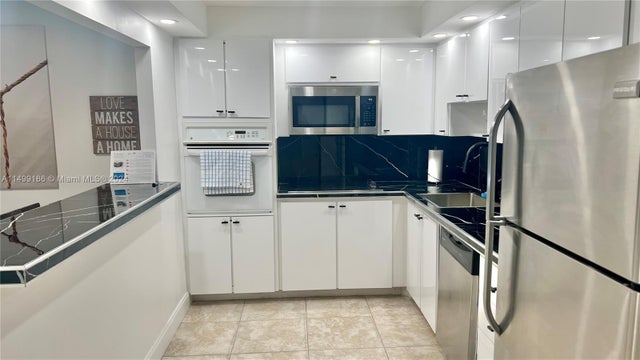 5 of 22 - 19370 Collins Ave 419, Sunny Isles Beach, FL