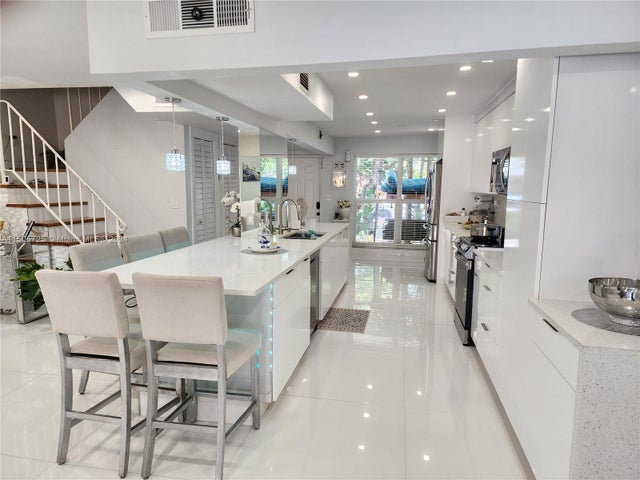 1 of 31 - 3301 Simms St 12b, Hollywood, FL