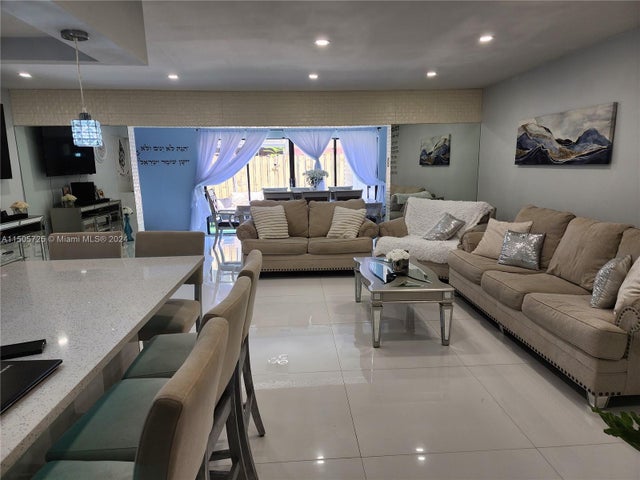 5 of 31 - 3301 Simms St 12b, Hollywood, FL