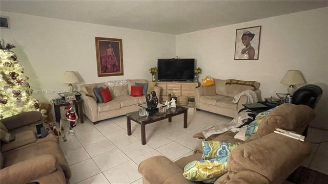 2 of 21 - 11840 Ne 19th Dr 2, North Miami, FL