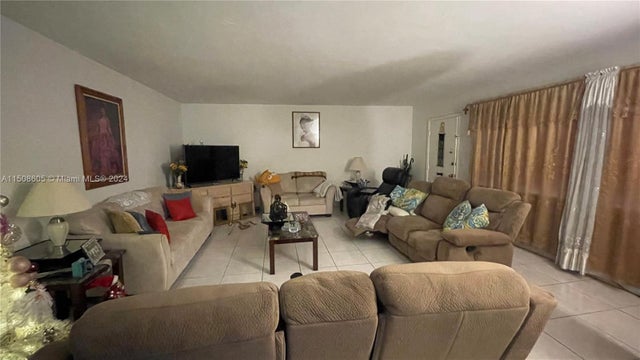 3 of 21 - 11840 Ne 19th Dr 2, North Miami, FL