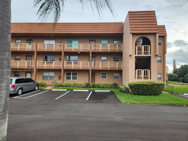 1 of 29 - 9620 Sunrise Lakes Blvd 211, Sunrise, FL