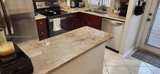 5 of 29 - 9620 Sunrise Lakes Blvd 211, Sunrise, FL