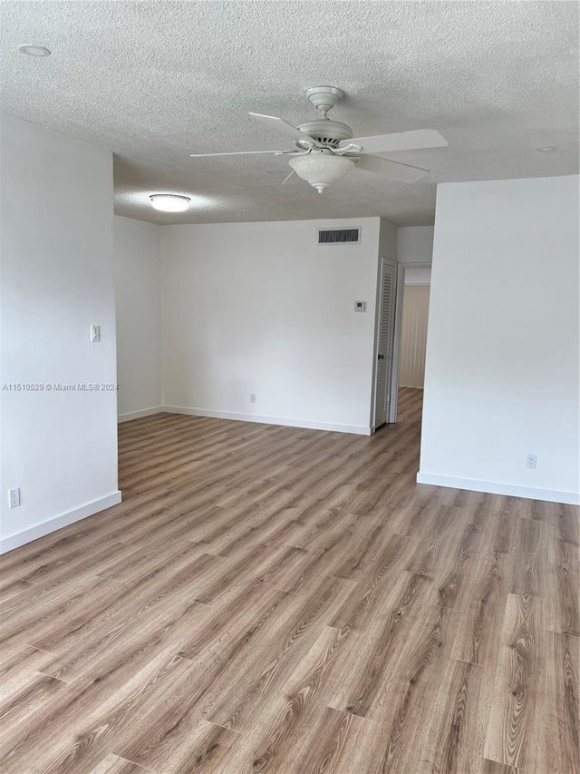4 of 12 - 55 Nw 204th St 20, Miami Gardens, FL