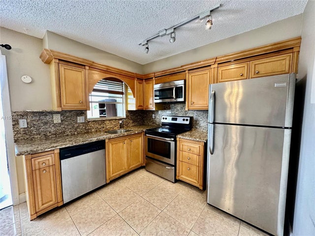 4 of 13 - 1100 Se 4th Ave 32, Deerfield Beach, FL