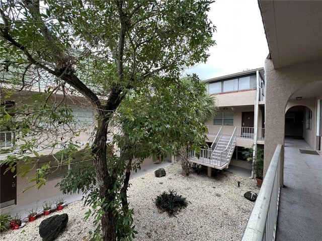 5 of 13 - 1100 Se 4th Ave 32, Deerfield Beach, FL