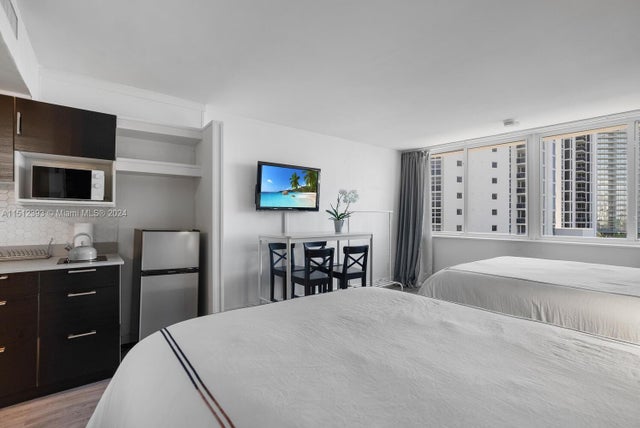 5 of 20 - 19201 Collins Ave 743, Sunny Isles Beach, FL