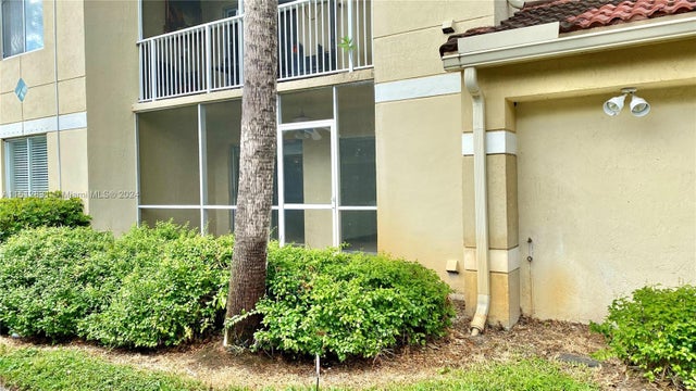 1 of 24 - 470 S Park Rd 7-107, Hollywood, FL