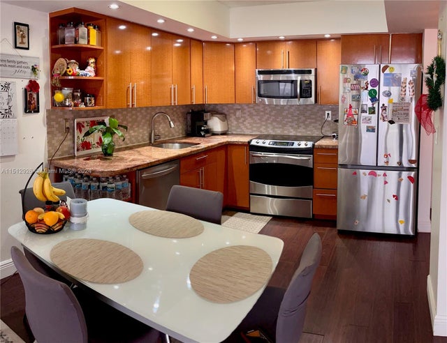 1 of 15 - 18051 Biscayne Blvd 903, Aventura, FL