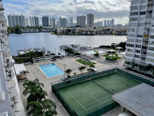 5 of 15 - 18051 Biscayne Blvd 903, Aventura, FL
