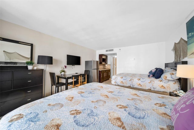 4 of 22 - 19201 N Collins Ave 1117, Sunny Isles Beach, FL