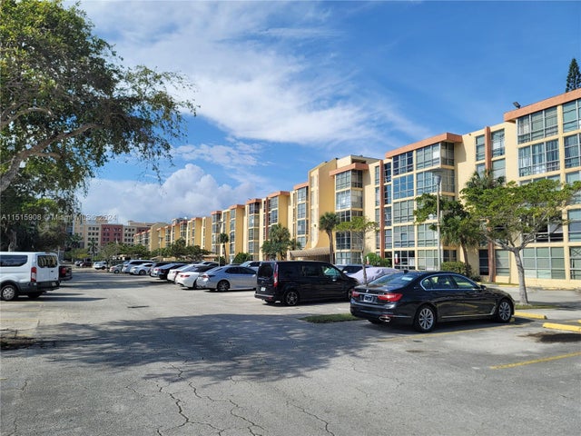 2 of 20 - 200 172nd St 105, Sunny Isles Beach, FL