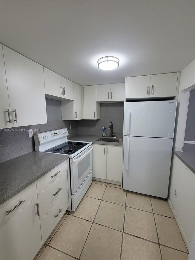 4 of 20 - 200 172nd St 105, Sunny Isles Beach, FL