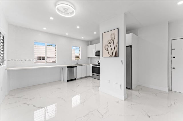1 of 10 - 842 Meridian Ave 2d, Miami Beach, FL