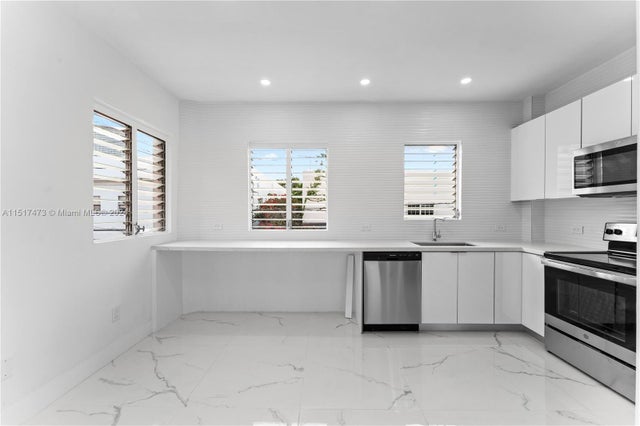 3 of 10 - 842 Meridian Ave 2d, Miami Beach, FL