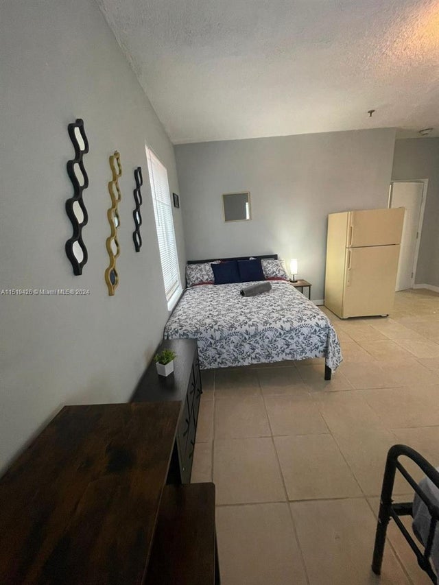3 of 25 - N/A, Miami Beach, FL