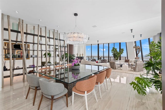 5 of 30 - 1000 Biscayne Blvd 5501, Miami, FL
