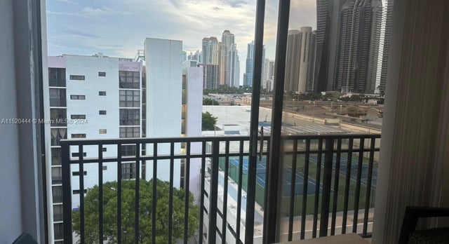 3 of 17 - 16909 N Bay Rd 1009, Sunny Isles Beach, FL