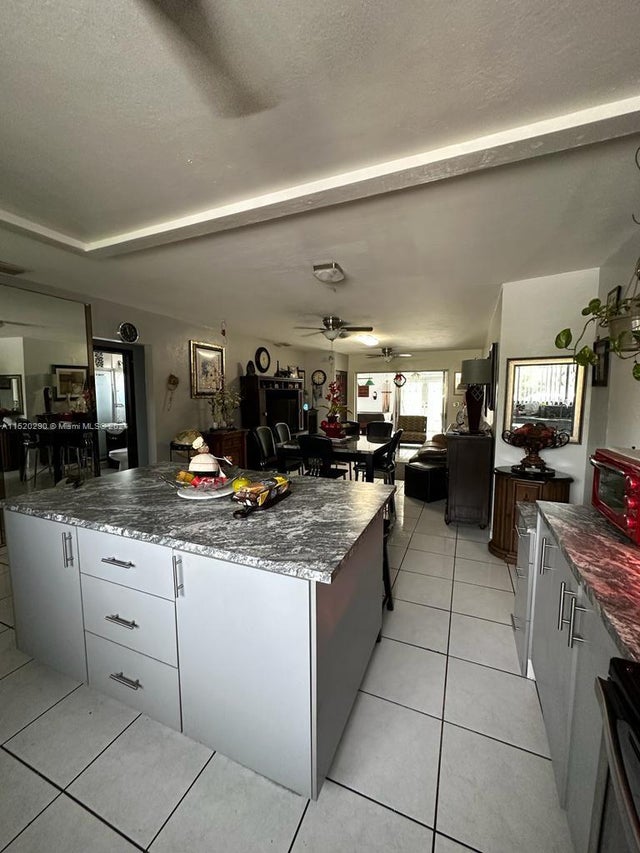 3 of 13 - 1450 Ne 117th St, Miami, FL