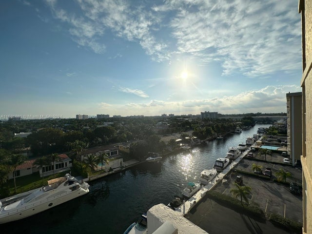 1 of 22 - 2000 Ne 135th St 1004, North Miami, FL