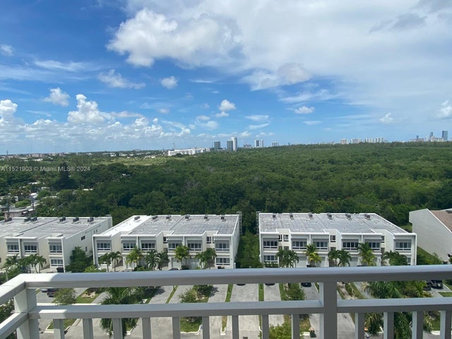 2 of 20 - 2450 Ne 135th St 1012, North Miami, FL