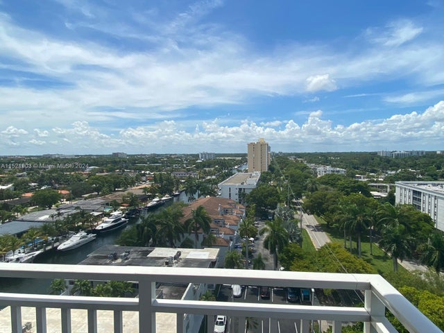 4 of 20 - 2450 Ne 135th St 1012, North Miami, FL