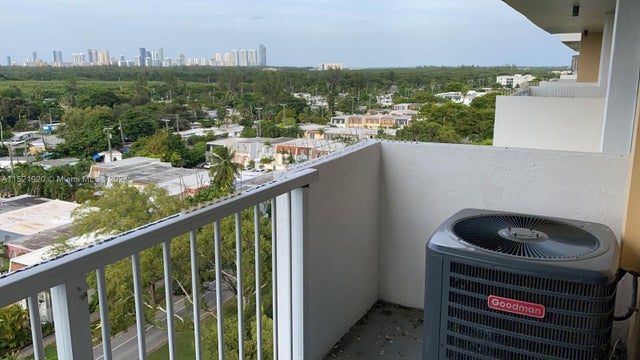 1 of 27 - 2000 Ne 135th St 910, North Miami, FL