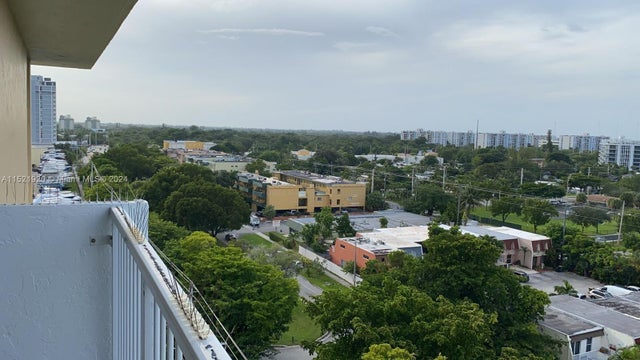 2 of 27 - 2000 Ne 135th St 910, North Miami, FL
