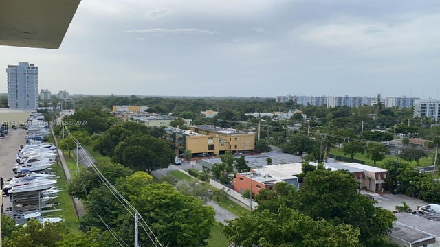 4 of 27 - 2000 Ne 135th St 910, North Miami, FL