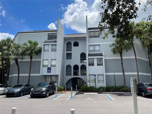 1 of 9 - 2000 N Congress Ave 205, West Palm Beach, FL