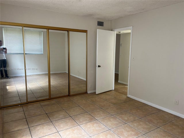 5 of 9 - 2000 N Congress Ave 205, West Palm Beach, FL