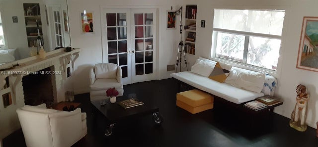 5 of 13 - 563 W 49th St, Miami Beach, FL