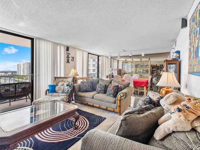 5 of 37 - 290 174th St 1809, Sunny Isles Beach, FL