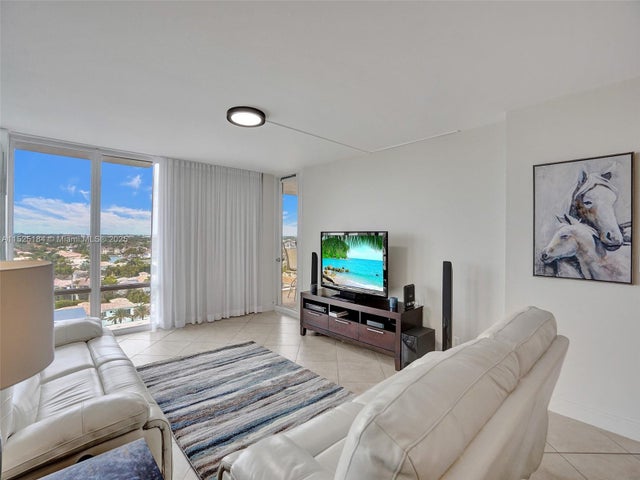 4 of 74 - 1600 S Ocean Dr 12e, Hollywood, FL
