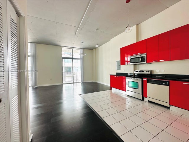 3 of 14 - 2100 Van Buren St 518, Hollywood, FL