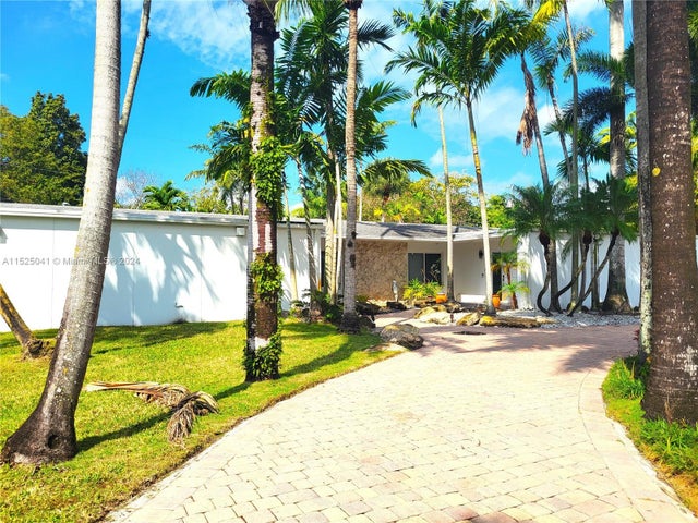 2 of 29 - 8290 Sunset Dr, Miami, FL