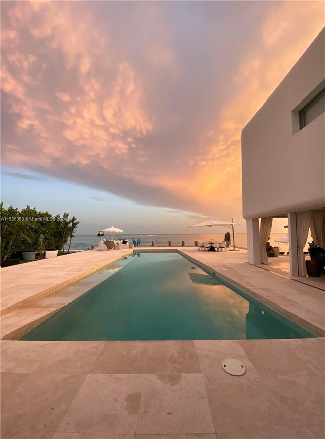 4 of 40 - 660 S Mashta Dr, Key Biscayne, FL