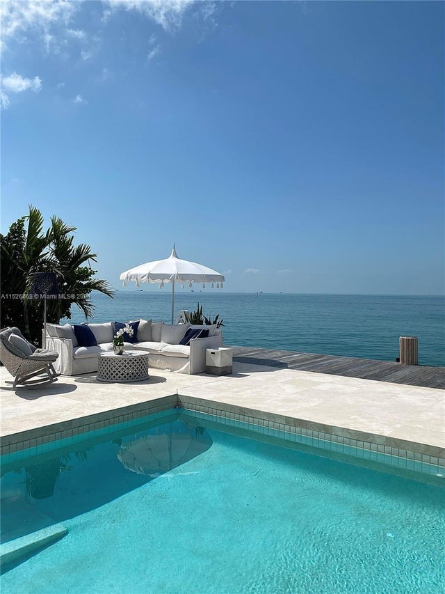 5 of 40 - 660 S Mashta Dr, Key Biscayne, FL