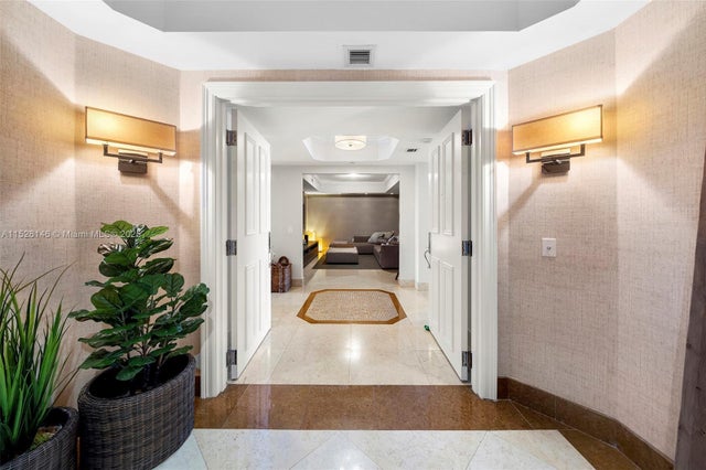 2 of 61 - 6000 Island Blvd 1007, Aventura, FL