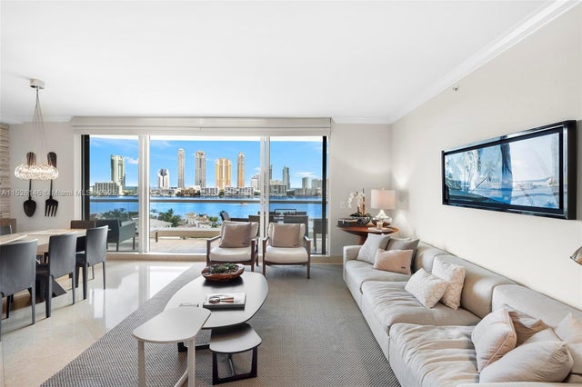 4 of 61 - 6000 Island Blvd 1007, Aventura, FL