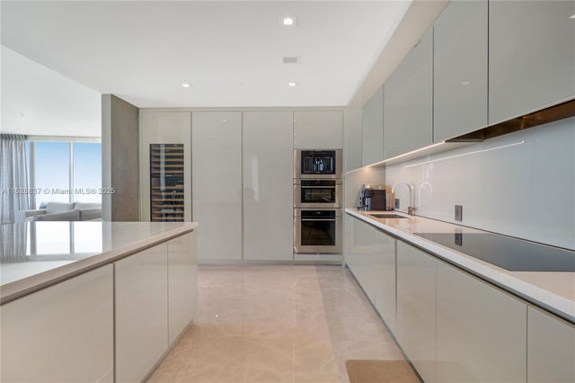 4 of 17 - 18975 Collins Ave 2000, Sunny Isles Beach, FL