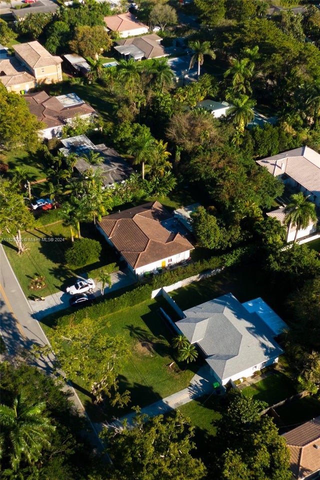 2 of 46 - 110 Nw 87th St, El Portal, FL