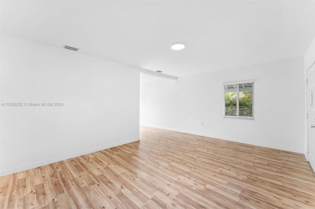 4 of 29 - 1560 Ne 138th St, North Miami, FL
